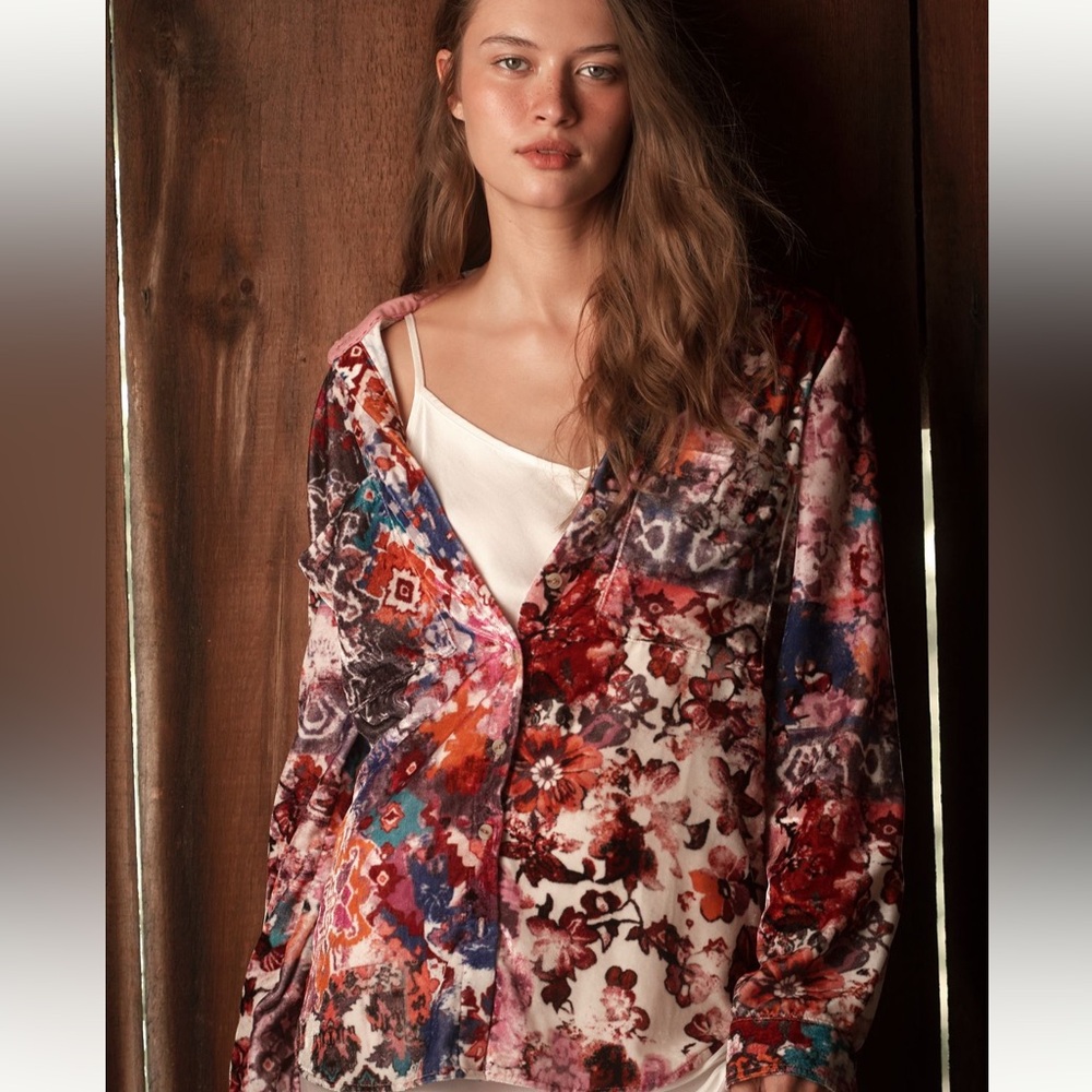 Anthropologie The Hadley Velvet Relaxed Buttondown Shirt by Pilcro size Small